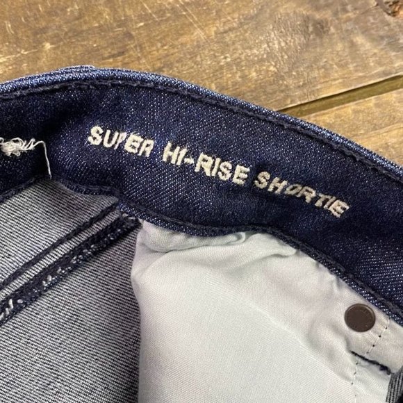 American Eagle Next Level Stretch Super Hi-Rise Shortie Cut Off Shorts Size 0 - Picture 4 of 10